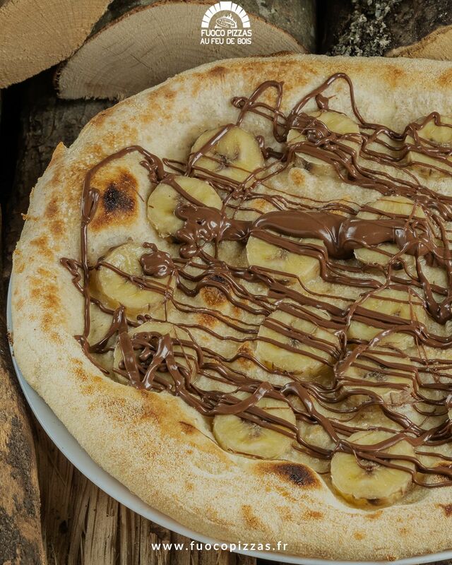 Pour les gourmand(e)s, retrouvez l'association du nutella et de la banane dans nos restaurants Fuoco Pizzas ! 🍌🍫

Avec qui souhaitez-vous partager cette délicieuse pizza ? 🔥

 #foodie #lovepizza #foodlover #loverpizza #nutella #nutellalovers #ideas #foodstagram #pizzagrenoble #grenoble #pizzasucré #pizzaiolo  #pizzanutella